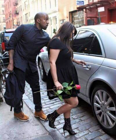 Loạt ảnh khiến ai cũng ghen tị với Kim vì có người chồng như Kanye West ảnh 10 Loạt ảnh khiến ai cũng ghen tị với Kim vì có người chồng như Kanye West ảnh 10