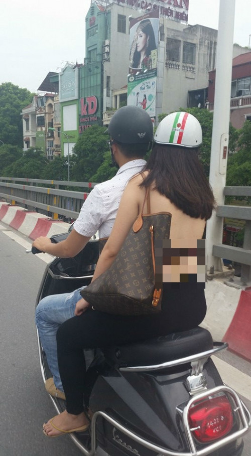 “Nóng mắt” với hình ảnh những thiếu nữ sexy quá đà ngoài đường