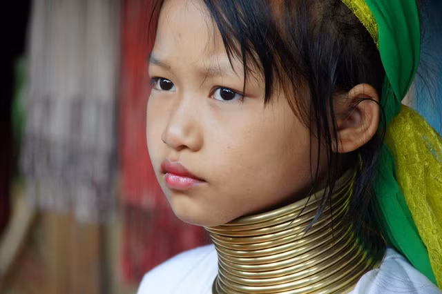 Một em bé người Karen