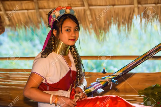 Những chiếc vòng cổ sẽ theo người phụ nữ suốt đời