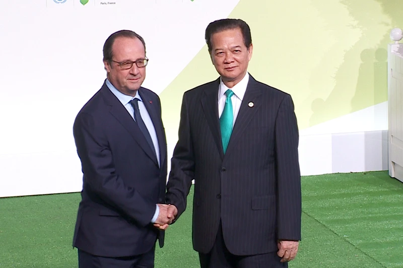 Tổng thống Pháp Francois Hollande đón Thủ tướng Nguyễn Tấn Dũng