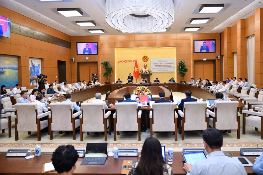 Toàn cảnh phiên họp.