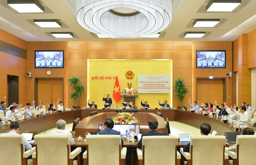 Biểu quyết của Ủy ban Thường vụ về dự thảo Nghị quyết kết quả giám sát chuyên đề.