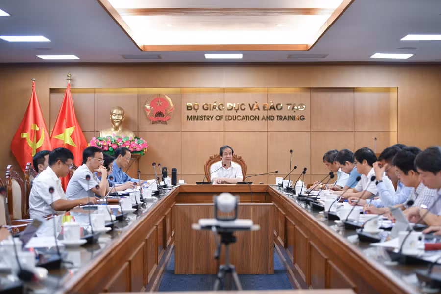 Bộ trưởng Nguyễn Kim Sơn chủ trì phiên họp của Ban Chỉ đạo.