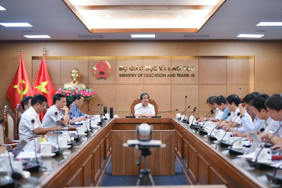 Bộ trưởng Nguyễn Kim Sơn chủ trì phiên họp của Ban Chỉ đạo.