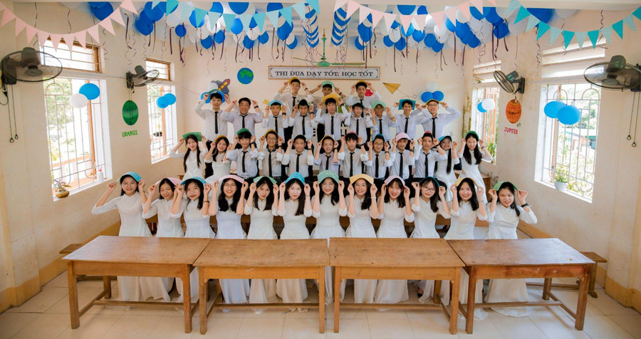 Lớp 12A1 có 100% học sinh đỗ đại học nguyện vọng 1. Lớp 12A1 có 100% học sinh đỗ đại học nguyện vọng 1.