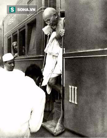 Chuyện chiếc dép bị rơi của Gandhi và bài học nhân tâm sâu sắc! - Ảnh 3 Chuyen chiec dep bi roi cua Gandhi va bai hoc nhan tam sau sac! - Anh 3