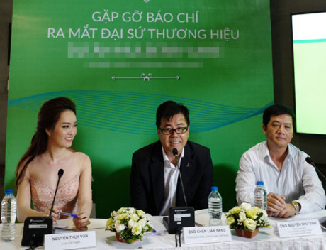 Á hậu Thụy Vân: A hau Thuy Van: