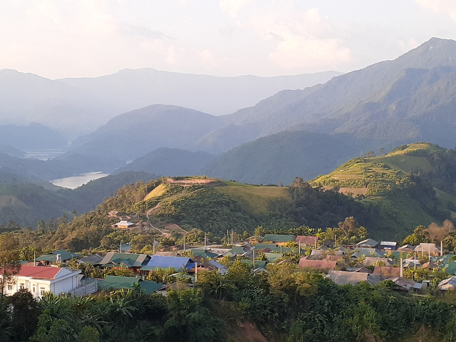 Điểm bản Huổi Mắn, điểm cách trung tâm xã Nậm Chà hơn 80 km