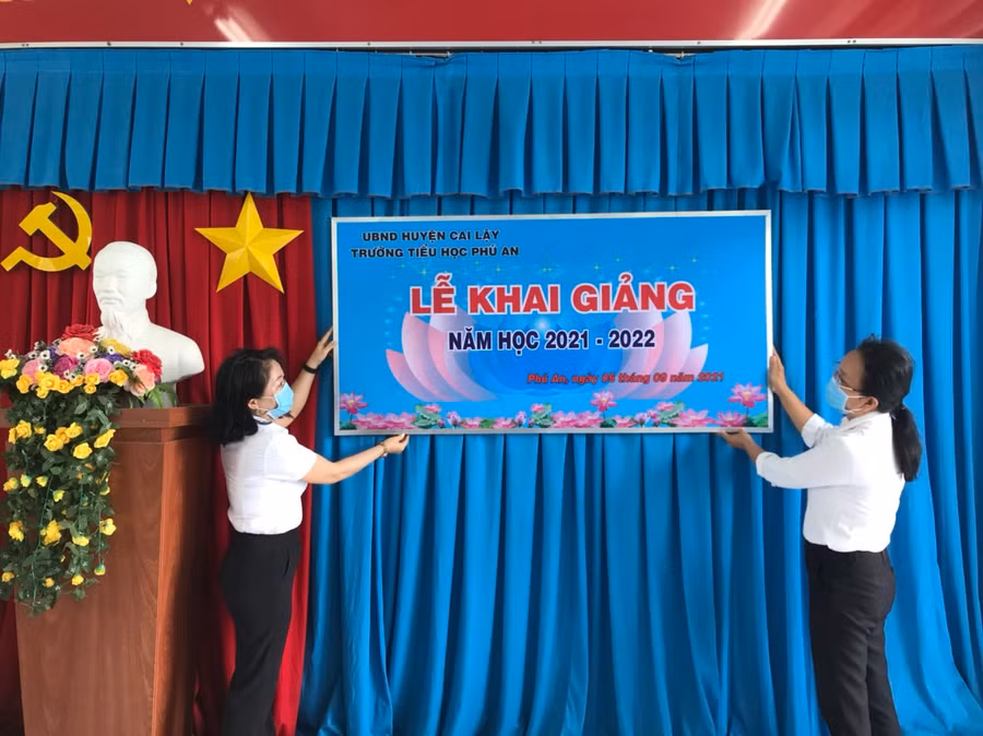 Dù khai giảng trực tuyến nhưng các trường học trong tỉnh Tiền Giang chuẩn bị chu đáo.