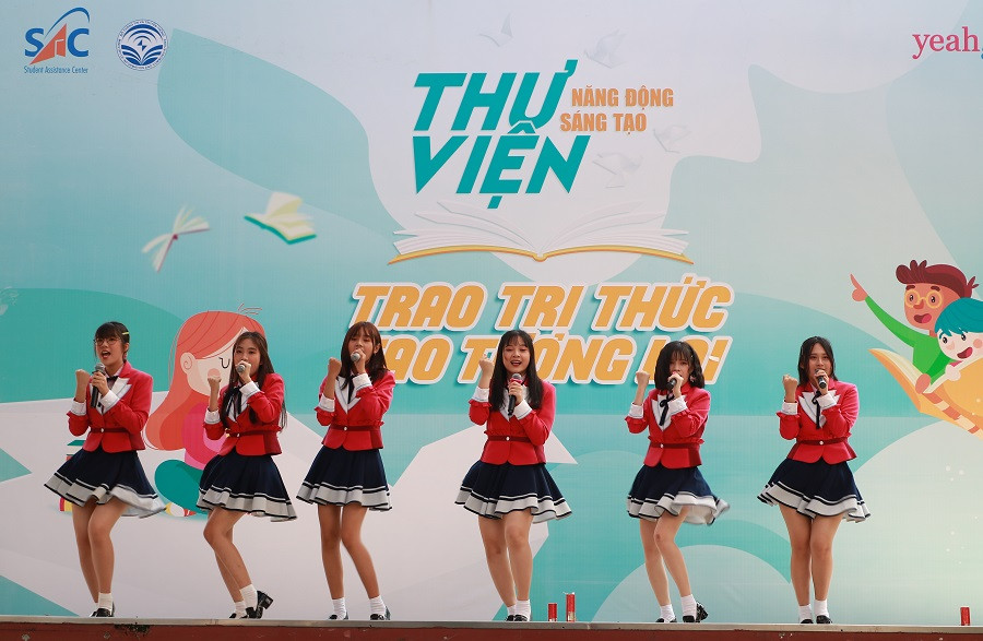 Đại sứ chương trình Nhóm nhạc SGO48 với thành viên là học sinh các trường THPT trên địa bàn thành phố.