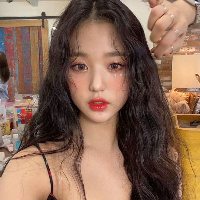 5 kiểu tóc uốn chuẩn mùa thu của sao Hàn, vừa trẻ trung lại sang xịn ảnh 2