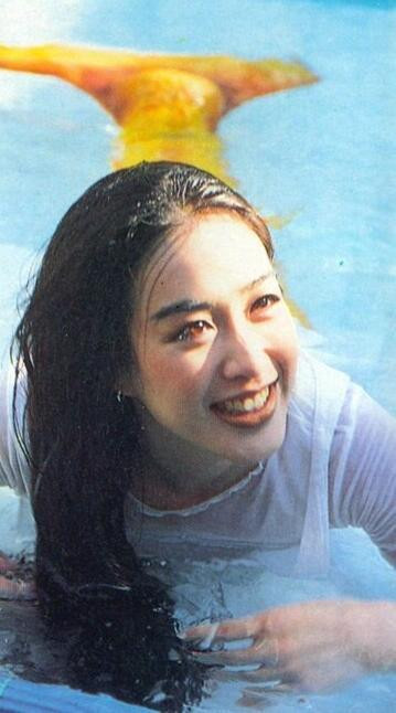 Vẻ đẹp của nữ diễn viên gốc Việt được ca tụng quyến rũ, hấp dẫn, ngây thơ đầy sức sống. Ảnh: Sina.