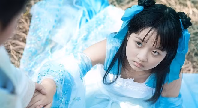 Hình ảnh lạ mắt của sao nhí đắt show nhất màn ảnh Việt