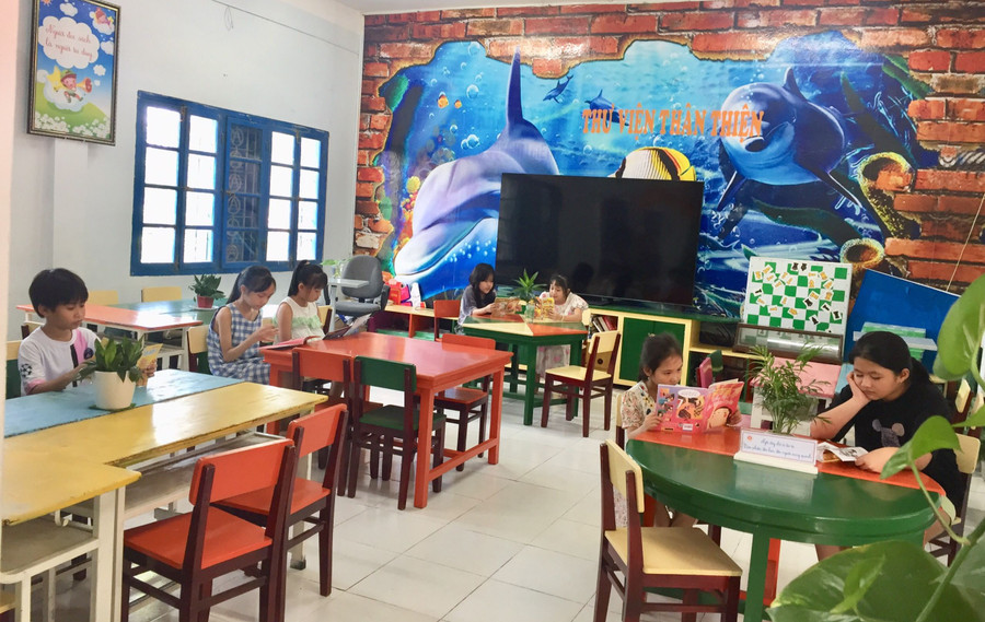 Thư viện thân thiện của Trường Tiểu học Thủy Biều thu hút học sinh tham gia đọc sách, truyện trong dịp hè. Thư viện thân thiện của Trường Tiểu học Thủy Biều thu hút học sinh tham gia đọc sách, truyện trong dịp hè.