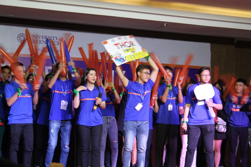 Lễ khai giảng với nhiều hoạt động vui nhộn của các tân sinh viên