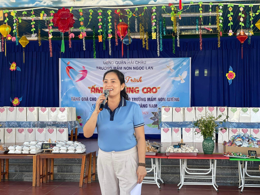 Chương trình Trung thu &quot;Ấm áp vùng cao&quot; cho học sinh Trường Mầm non A Tiêng do Chi đoàn Trường Mầm non Ngọc Lan tổ chức.