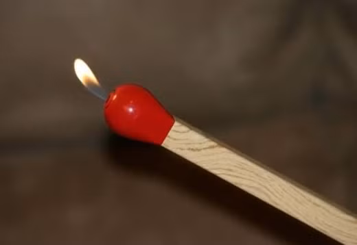 Máy bay hạ cánh khẩn cấp do chú rể... đánh cô dâu ảnh 3