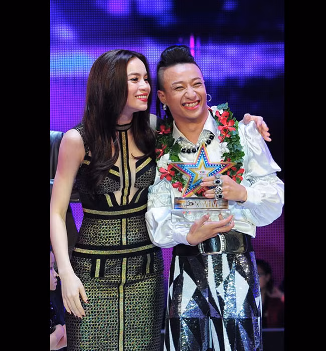 Hồ Ngọc Hà "gây bão" với thời trang ghế nóng ảnh 20