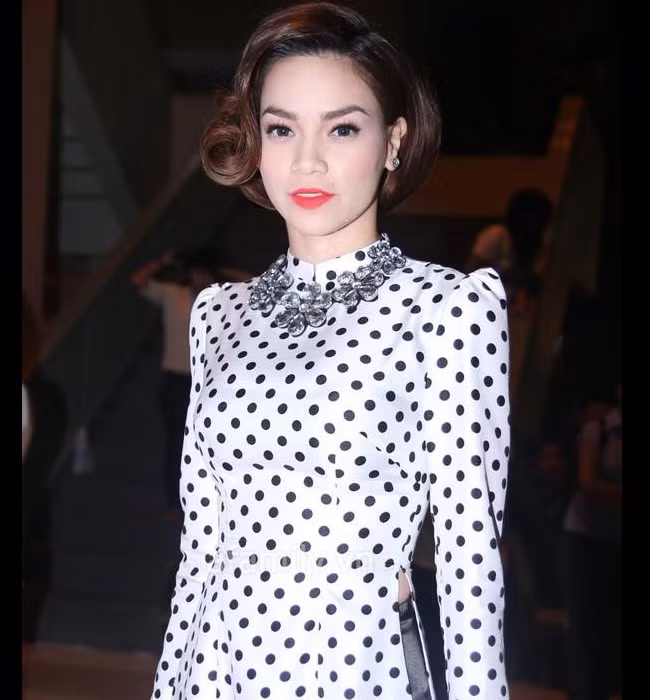 Hồ Ngọc Hà "gây bão" với thời trang ghế nóng ảnh 16