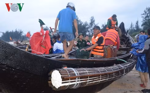 10 ngư dân lại gặp nạn tại vùng biển Quảng Trị