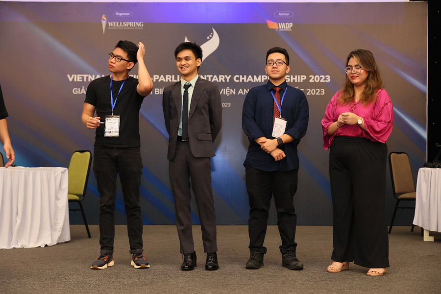 VBC là nơi tụ hội của nhiều giám khảo quốc tế từ những cộng đồng tranh biện chuyên nghiệp trên toàn thế giới. VBC là nơi tụ hội của nhiều giám khảo quốc tế từ những cộng đồng tranh biện chuyên nghiệp trên toàn thế giới.