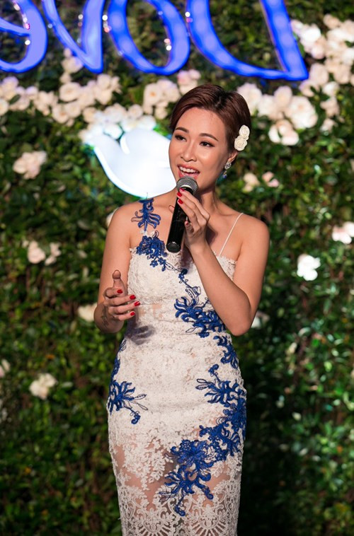 Bảo Anh, Uyên Linh khoe sắc giữa vườn hoa hồng khổng lồ - ảnh 8