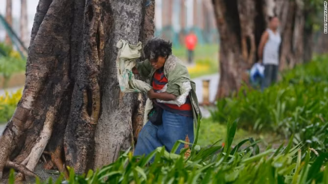 Chùm ảnh: Siêu bão Koppu khiến 20.000 người phải di tán - Ảnh 6