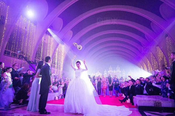 Cô dâu Angelababy trở thành nàng công chúa xinh đẹp nhất đám cưới. 5-nam-than-hoa-ngu-to-chuc-dam-cuoi-nhu-co-tich-14