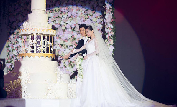 Huỳnh Hiểu Minh và Angelababy tổ chức lễ thành hôn trong không gian hoành tráng. 5-nam-than-hoa-ngu-to-chuc-dam-cuoi-nhu-co-tich-12
