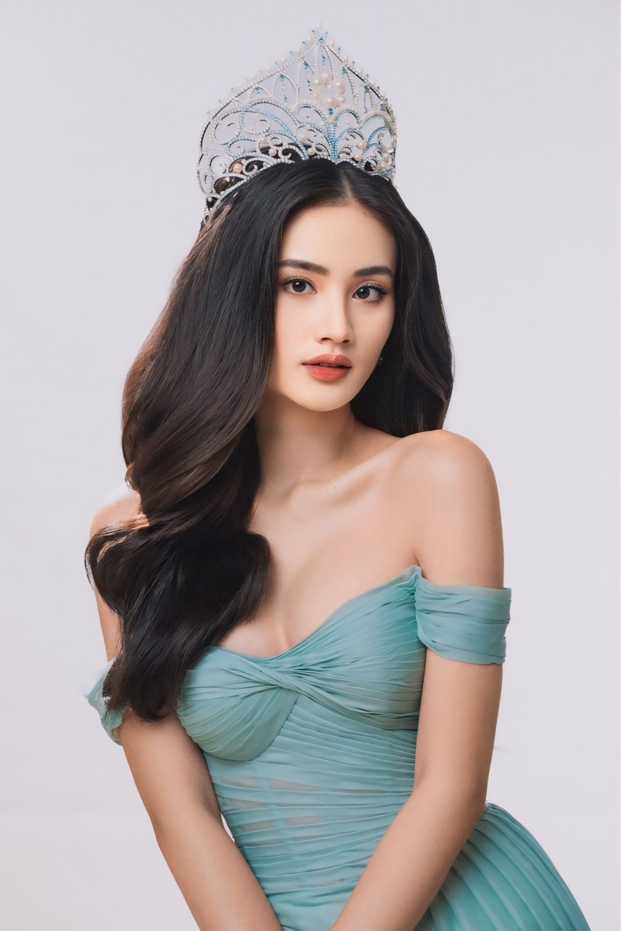 Hoa hậu Ý Nhi sắp về nước sau gần 1 năm du học Úc. Hoa hậu Ý Nhi sắp về nước sau gần 1 năm du học Úc.