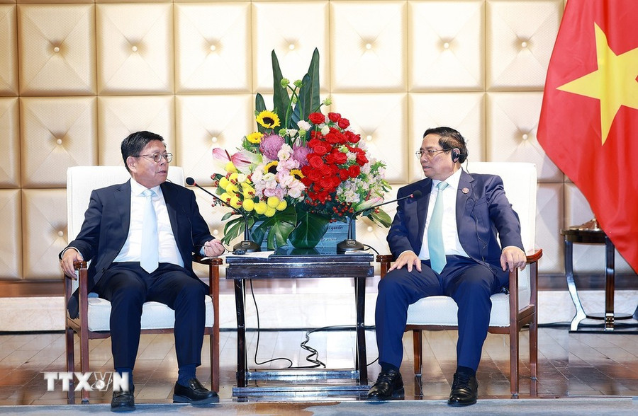 Thủ tướng Phạm Minh Chính tiếp ông Lâu Tề Lương, Chủ tịch Hội đồng quản trị kiêm Tổng Giám đốc Tập đoàn Thông tin tín hiệu đường sắt Trung Quốc. (Ảnh: Dương Giang/TTXVN) Thủ tướng Phạm Minh Chính tiếp ông Lâu Tề Lương, Chủ tịch Hội đồng quản trị kiêm Tổng Giám đốc Tập đoàn Thông tin tín hiệu đường sắt Trung Quốc. (Ảnh: Dương Giang/TTXVN)