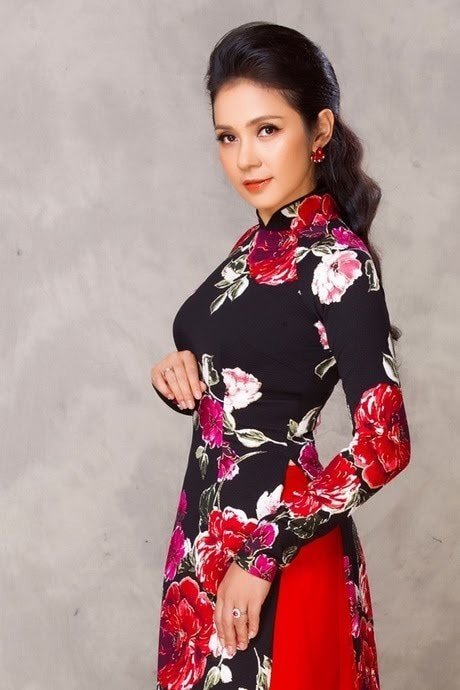 'Người đẹp Tây Đô' Việt Trinh. 'Người đẹp Tây Đô' Việt Trinh.