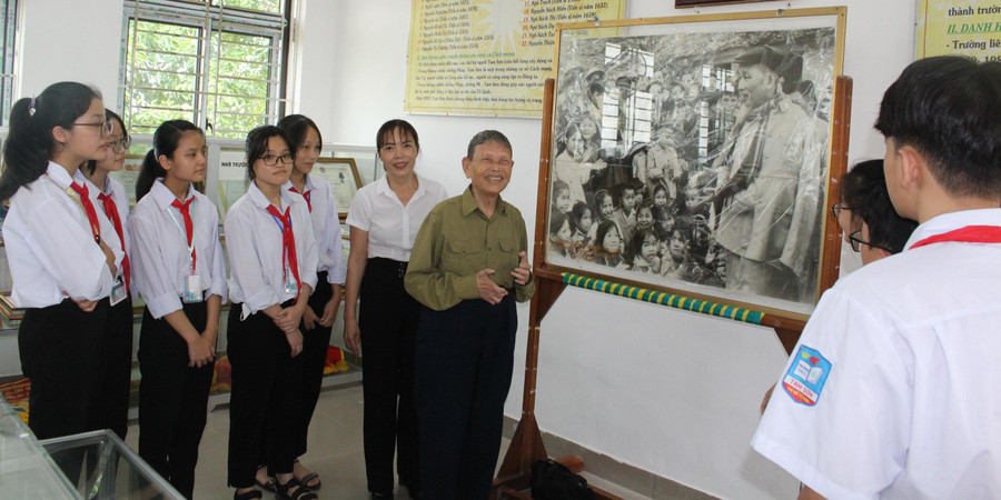 Nhà giáo Nguyễn Đức Thìn kể câu chuyện về Bác Hồ.