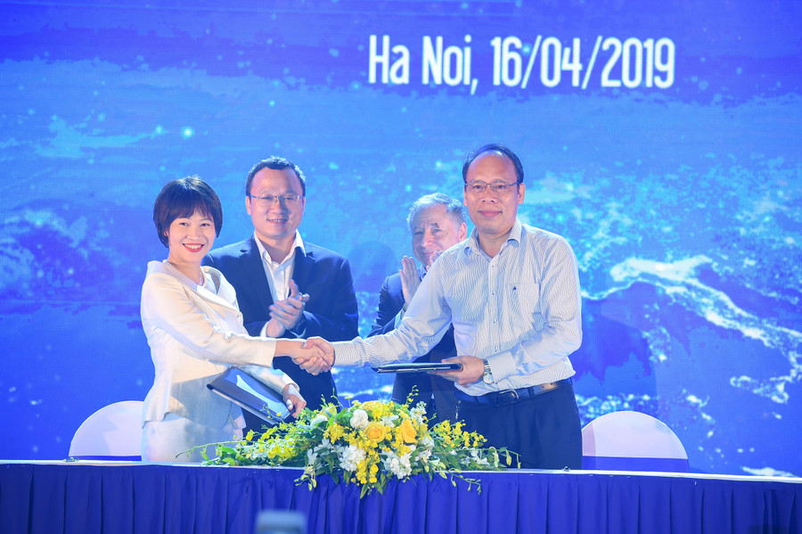 Văn phòng Ủy ban An toàn giao thông quốc gia và Công ty Hiệp hội Thể thao Xe động cơ (VMA) ký kết Chương trình phối hợp triển khai chiến dịch “#3500 sinh mạng tại Việt Nam” giai đoạn 2019 – 2022.