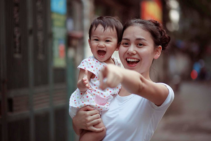 Nhà văn Lê Thanh Ngân có những quan điểm dạy con được nhiều cha mẹ đồng tình. Ảnh FBNV.