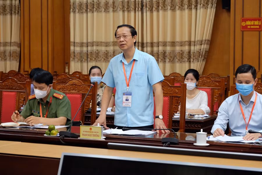 Thứ trưởng Bộ GD&amp;ĐT Phạm Ngọc Thưởng phát biểu tại buổi làm việc với Ban Chỉ đạo Kỳ thi tốt nghiệp THPT năm 2021 tỉnh Thái Bình.