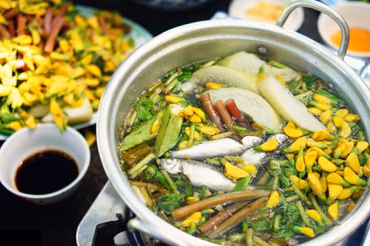 Cá linh mùa nước nổi: "Món quà" của lũ