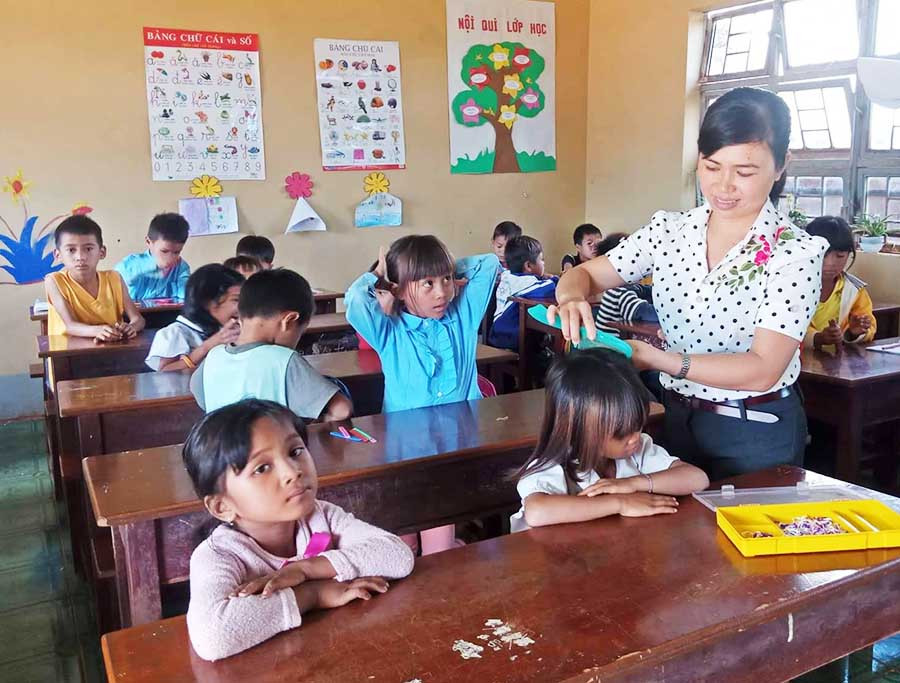 Giáo viên cũng cần sự hỗ trợ từ bộ phận tư vấn tâm lý, tham gia các khóa tập huấn giúp giải tỏa căng thẳng. Ảnh minh họa/ INT