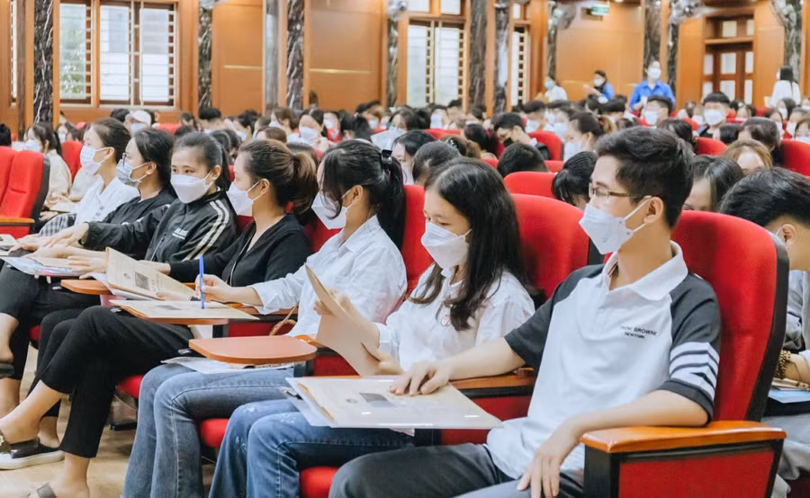 Sinh viên Trường Đại học Vinh - một trong 5 đại học vùng theo quy hoạch đến năm 2030. Ảnh: VINHUNI