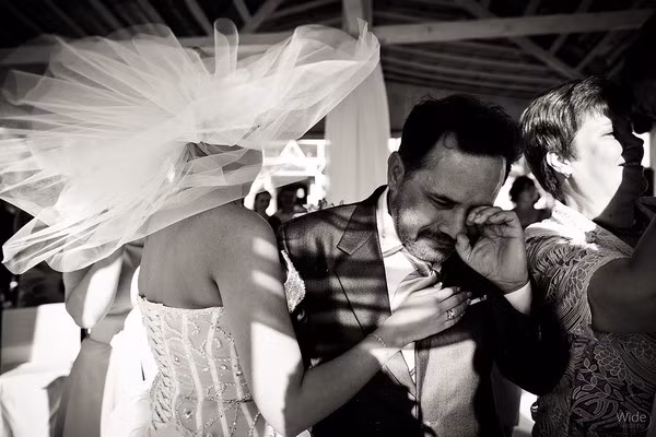 Nước mắt người cha khi con gái đi lấy chồng ảnh 20