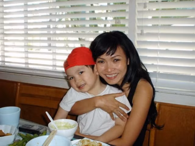 Bà mẹ đơn thân Phương Thanh và con