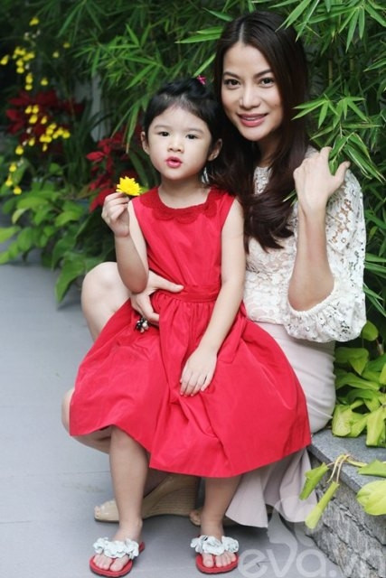 Trương Ngọc Ánh và con gái Bảo Tiên