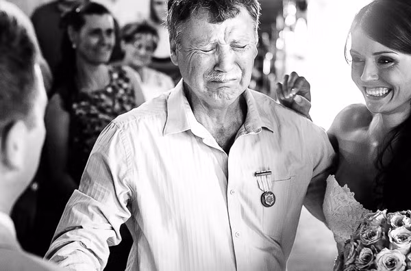 Nước mắt người cha khi con gái đi lấy chồng ảnh 8