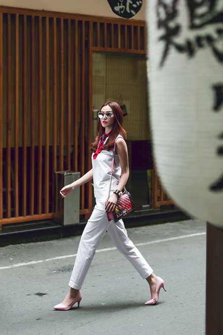 Khánh My phối đồ linh hoạt ngày hè ảnh 3