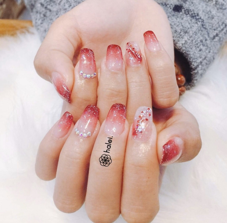 Những mẫu nail phong thủy đón tết vừa đẹp vừa sang ảnh 3 Kiểu ombre móng đang rất hot