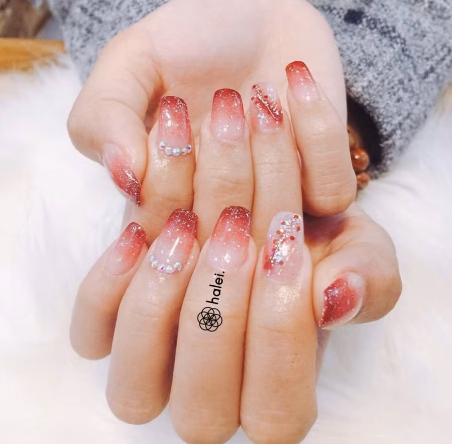 Kiểu ombre móng đang rất hot