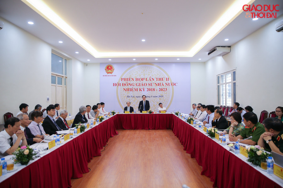 Toàn cảnh phiên họp.