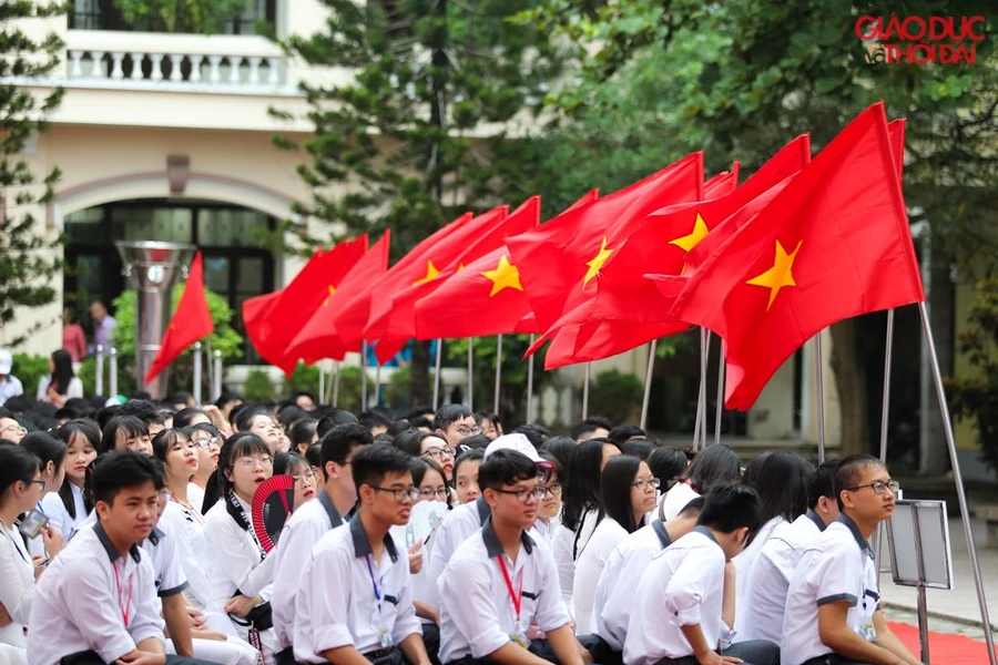 Hân hoan bước vào năm học mới.