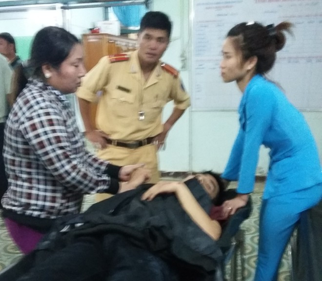 Anh Nguyễn Văn Tùng, một trong 5 nạn nhân điều trị tại bệnh viện. Ảnh: M.Q Đình chỉ công tác Viện trưởng gây tai nạn, bỏ chạy 30 km